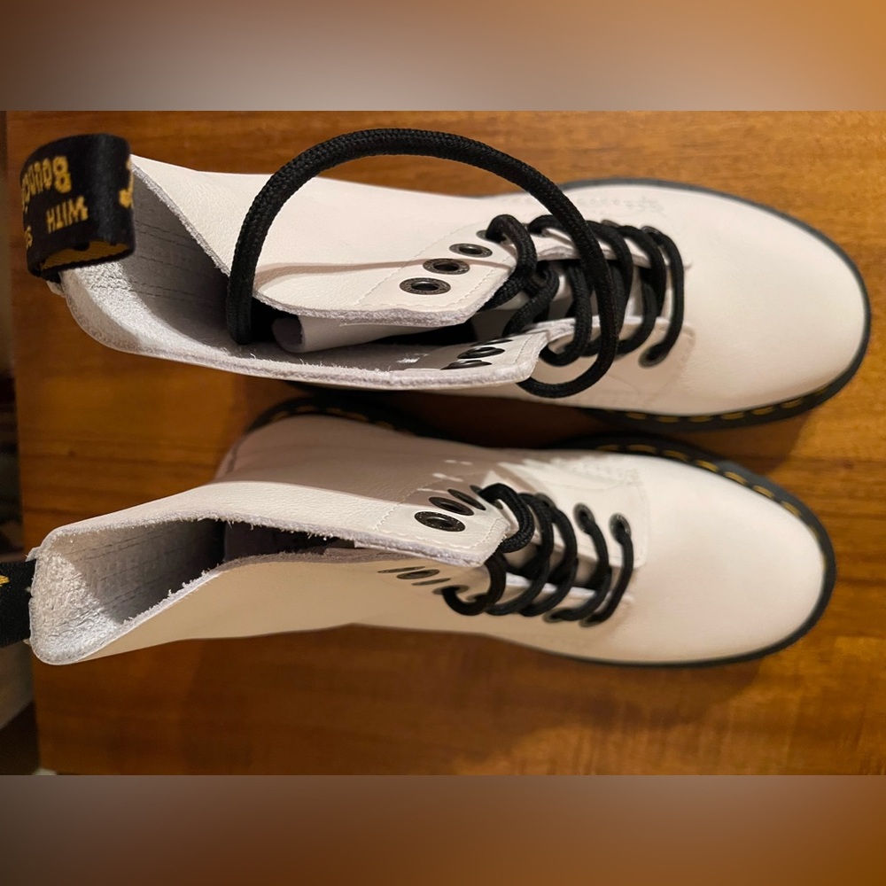 Dr. Martens, 1460 Pascal Bex Pisa Leather Lace Up Boots, Optical White, size 7 - Picture 8 of 15